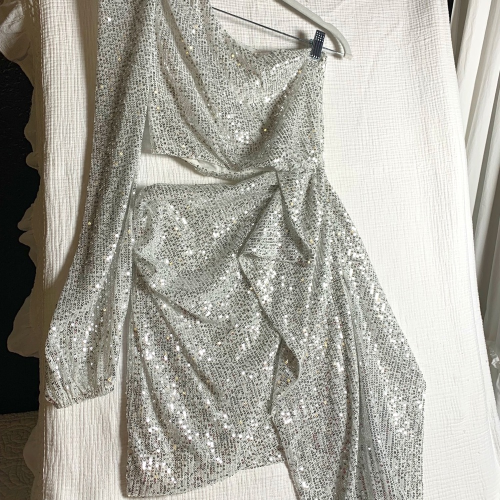 Silver Sequin Dress New Years PARTY sorority VEGAS dancing DISCO BALL VIBES sz 6